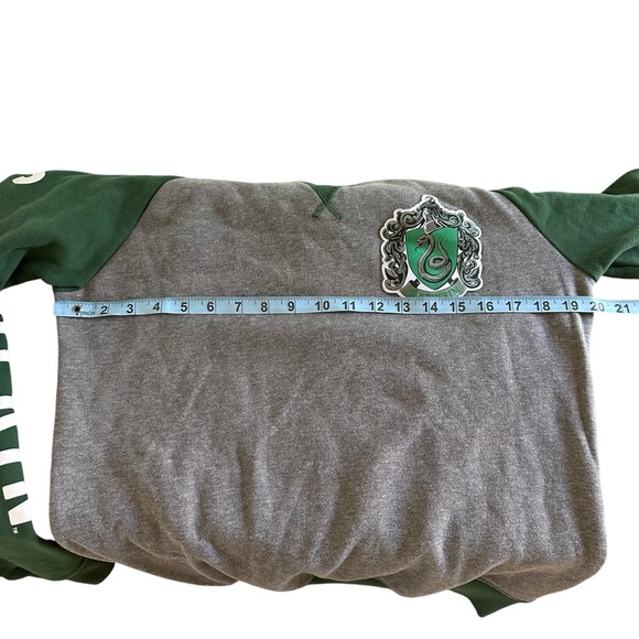 Wizarding World of Harry Potter Small Slytherin Crewneck Sweatshirt Universal S - Picture 3 of 6